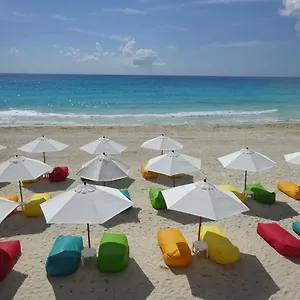 Ocean Front, Amazing Views Apartamento Cancún